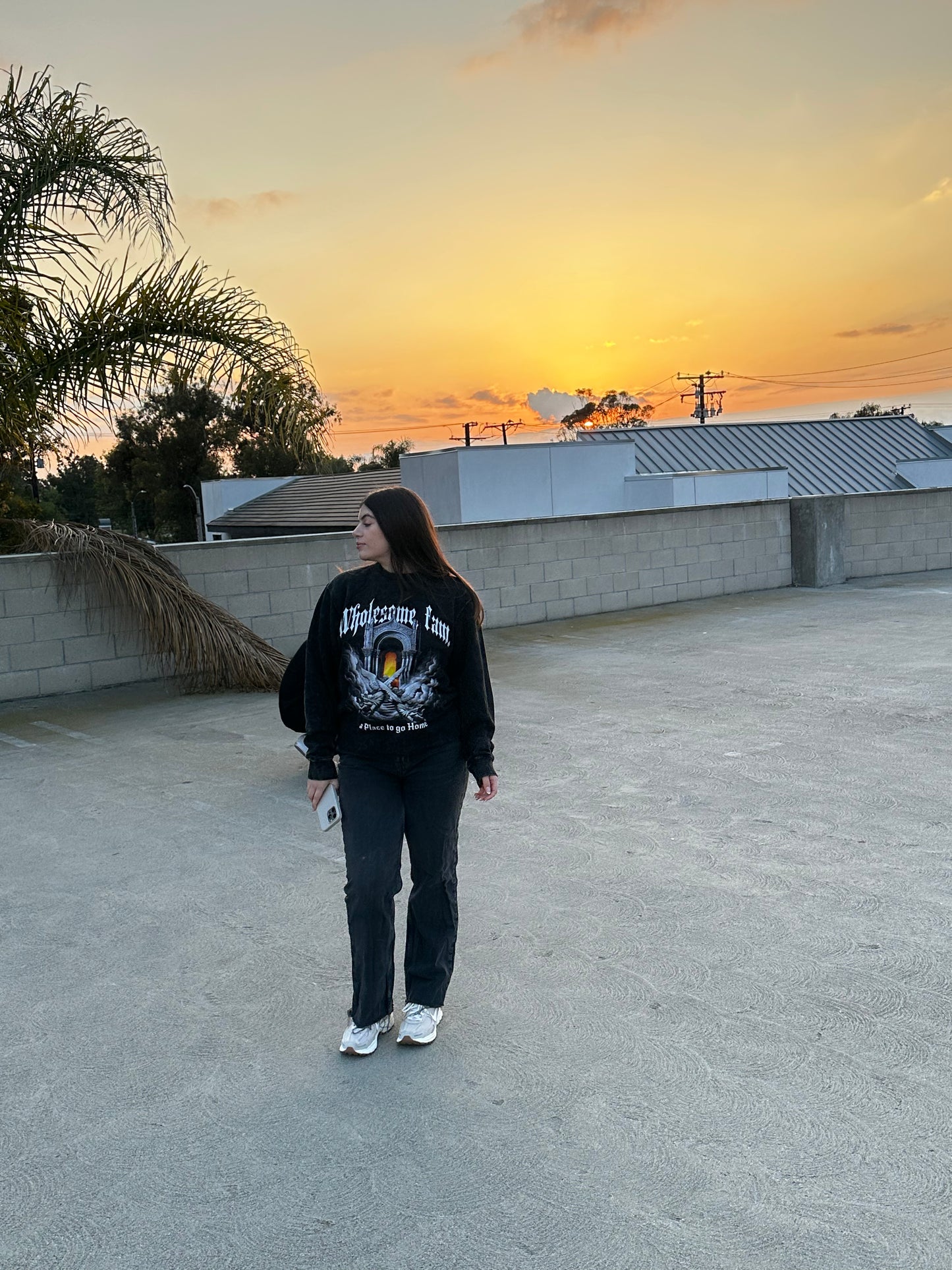 BLACK ACID CREWNECK